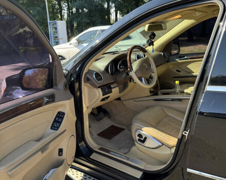 Черный Мерседес ГЛ-класс, объемом двигателя 5.46 л и пробегом 235 тыс. км за 12900 $, фото 2 на Automoto.ua