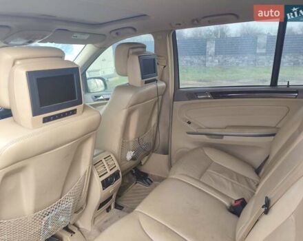 Чорний Мерседес ГЛ-Клас, об'ємом двигуна 4.66 л та пробігом 184 тис. км за 7500 $, фото 10 на Automoto.ua