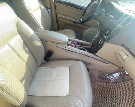 Черный Мерседес ГЛ-класс, объемом двигателя 4.66 л и пробегом 288 тыс. км за 10000 $, фото 6 на Automoto.ua