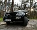 Черный Мерседес ГЛ-класс, объемом двигателя 4.7 л и пробегом 350 тыс. км за 10000 $, фото 1 на Automoto.ua