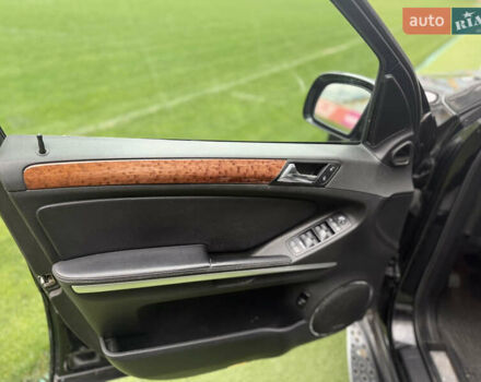 Чорний Мерседес ГЛ-Клас, об'ємом двигуна 4.66 л та пробігом 160 тис. км за 8900 $, фото 21 на Automoto.ua