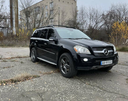 Черный Мерседес ГЛ-класс, объемом двигателя 5.46 л и пробегом 249 тыс. км за 10000 $, фото 1 на Automoto.ua