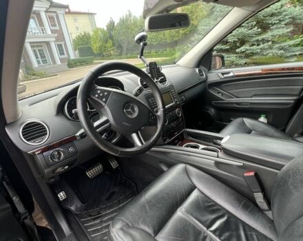 Черный Мерседес ГЛ-класс, объемом двигателя 4.7 л и пробегом 605 тыс. км за 13000 $, фото 11 на Automoto.ua