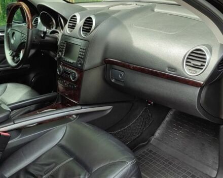 Черный Мерседес ГЛ-класс, объемом двигателя 5.5 л и пробегом 245 тыс. км за 17000 $, фото 22 на Automoto.ua