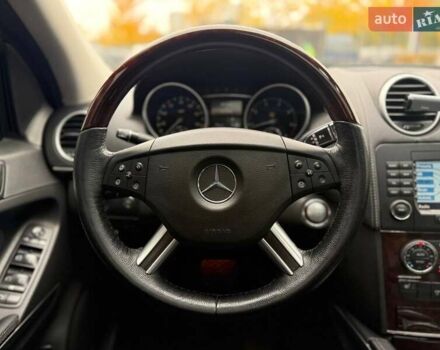 Мерседес ГЛ-класс 2007 в Киеве на Automoto.ua Черный Мерседес ГЛ-класс, объемом двигателя 4.66 л и пробегом 152 тыс. км за 11990 $, фото 18 на Automoto.ua