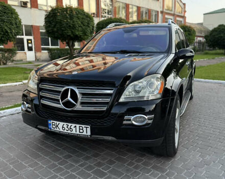 Черный Мерседес ГЛ-класс, объемом двигателя 4.7 л и пробегом 300 тыс. км за 8900 $, фото 2 на Automoto.ua