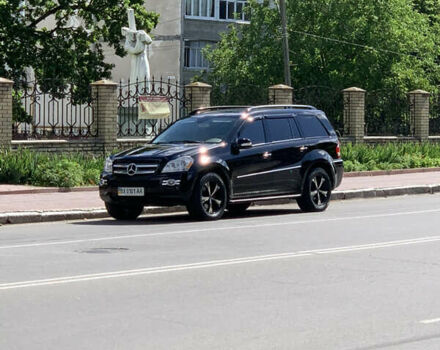 Чорний Мерседес ГЛ-Клас, об'ємом двигуна 4.66 л та пробігом 205 тис. км за 12000 $, фото 3 на Automoto.ua