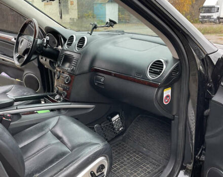 Черный Мерседес ГЛ-класс, объемом двигателя 5.46 л и пробегом 249 тыс. км за 10000 $, фото 10 на Automoto.ua