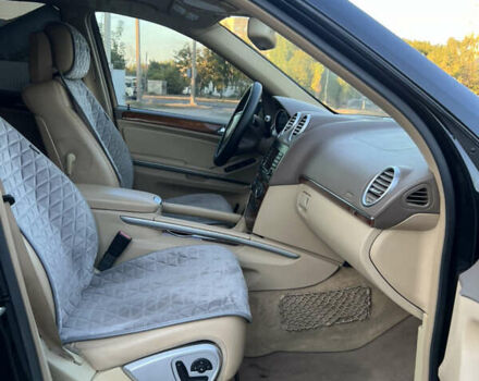 Черный Мерседес ГЛ-класс, объемом двигателя 4.7 л и пробегом 300 тыс. км за 8900 $, фото 23 на Automoto.ua