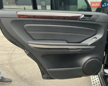 Черный Мерседес ГЛ-класс, объемом двигателя 4.66 л и пробегом 427 тыс. км за 10999 $, фото 16 на Automoto.ua
