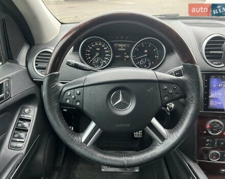 Черный Мерседес ГЛ-класс, объемом двигателя 4.66 л и пробегом 427 тыс. км за 10999 $, фото 11 на Automoto.ua