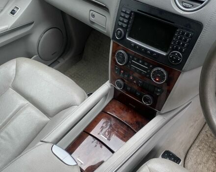 Мерседес ГЛ-класс 2008 в Ровно на Automoto.ua Черный Мерседес ГЛ-класс, объемом двигателя 4 л и пробегом 127 тыс. км за 5700 $, фото 7 на Automoto.ua