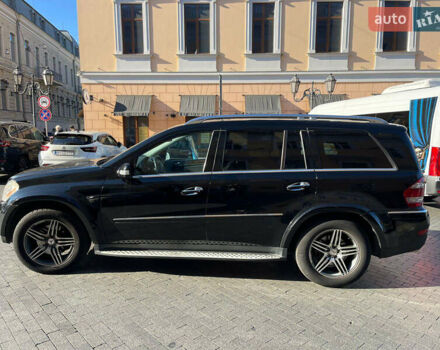 Черный Мерседес ГЛ-класс, объемом двигателя 5.46 л и пробегом 196 тыс. км за 12000 $, фото 1 на Automoto.ua