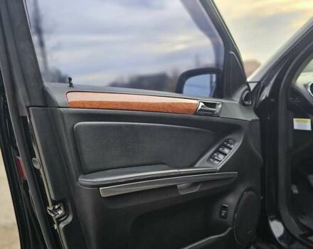 Чорний Мерседес ГЛ-Клас, об'ємом двигуна 4.66 л та пробігом 250 тис. км за 11000 $, фото 3 на Automoto.ua