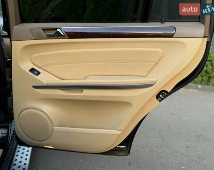 Черный Мерседес ГЛ-класс, объемом двигателя 5.46 л и пробегом 227 тыс. км за 10000 $, фото 50 на Automoto.ua