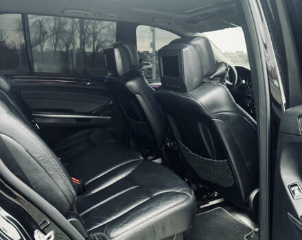 Чорний Мерседес ГЛ-Клас, об'ємом двигуна 5.46 л та пробігом 240 тис. км за 14999 $, фото 12 на Automoto.ua