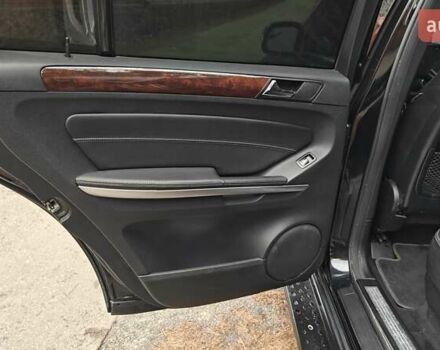 Чорний Мерседес ГЛ-Клас, об'ємом двигуна 4.66 л та пробігом 318 тис. км за 8900 $, фото 26 на Automoto.ua