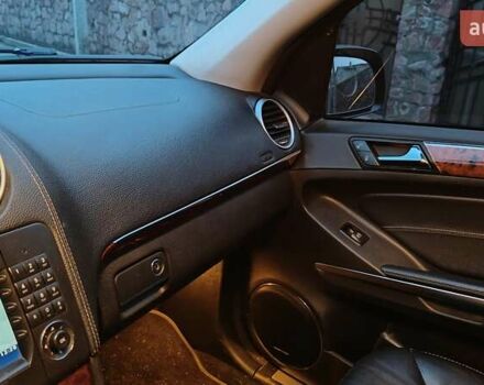 Чорний Мерседес ГЛ-Клас, об'ємом двигуна 4.66 л та пробігом 318 тис. км за 8900 $, фото 13 на Automoto.ua