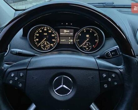 Чорний Мерседес ГЛ-Клас, об'ємом двигуна 4.66 л та пробігом 318 тис. км за 8900 $, фото 11 на Automoto.ua