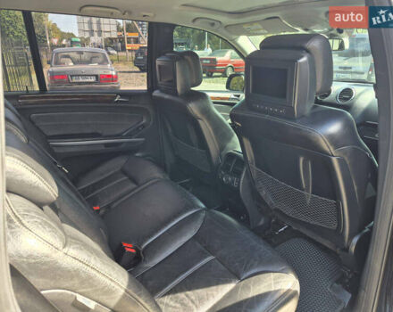 Черный Мерседес ГЛ-класс, объемом двигателя 5.46 л и пробегом 307 тыс. км за 11750 $, фото 1 на Automoto.ua