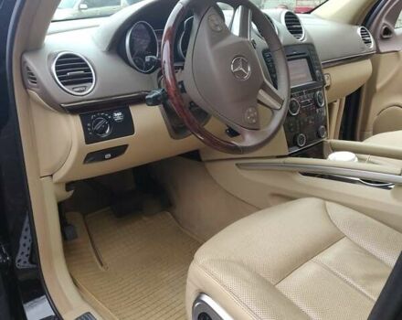 Черный Мерседес ГЛ-класс, объемом двигателя 5.46 л и пробегом 387 тыс. км за 13300 $, фото 3 на Automoto.ua