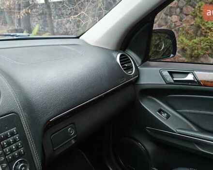 Чорний Мерседес ГЛ-Клас, об'ємом двигуна 4.66 л та пробігом 318 тис. км за 8900 $, фото 17 на Automoto.ua