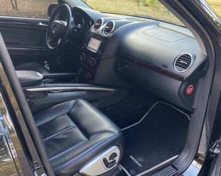 Черный Мерседес ГЛ-класс, объемом двигателя 5.46 л и пробегом 127 тыс. км за 16000 $, фото 11 на Automoto.ua