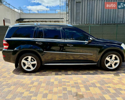 Чорний Мерседес ГЛ-Клас, об'ємом двигуна 4.7 л та пробігом 300 тис. км за 12100 $, фото 9 на Automoto.ua