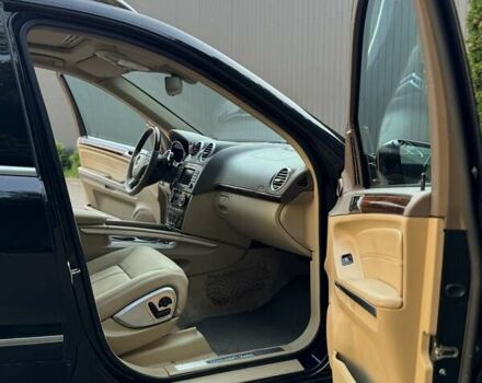 Черный Мерседес ГЛ-класс, объемом двигателя 5.46 л и пробегом 227 тыс. км за 10000 $, фото 55 на Automoto.ua