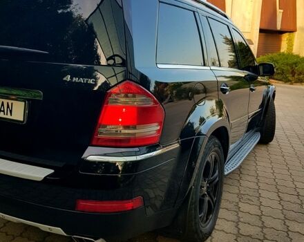 Мерседес ГЛ-класс 2008 в Павлограде на Automoto.ua Черный Мерседес ГЛ-класс, объемом двигателя 5.5 л и пробегом 193 тыс. км за 14000 $, фото 4 на Automoto.ua