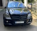 Черный Мерседес ГЛ-класс, объемом двигателя 5.5 л и пробегом 280 тыс. км за 13500 $, фото 1 на Automoto.ua