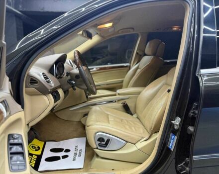 Черный Мерседес ГЛ-класс, объемом двигателя 4.7 л и пробегом 400 тыс. км за 10800 $, фото 22 на Automoto.ua