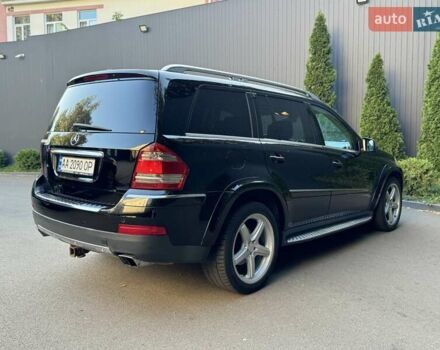 Черный Мерседес ГЛ-класс, объемом двигателя 5.46 л и пробегом 227 тыс. км за 10000 $, фото 4 на Automoto.ua