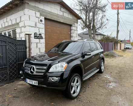 Черный Мерседес ГЛ-класс, объемом двигателя 5.46 л и пробегом 240 тыс. км за 6500 $, фото 1 на Automoto.ua