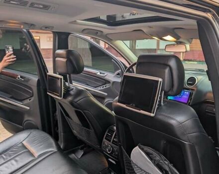 Черный Мерседес ГЛ-класс, объемом двигателя 5.46 л и пробегом 298 тыс. км за 15000 $, фото 15 на Automoto.ua