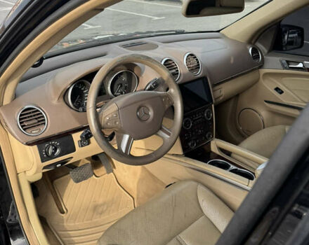 Чорний Мерседес ГЛ-Клас, об'ємом двигуна 5.46 л та пробігом 286 тис. км за 10600 $, фото 10 на Automoto.ua