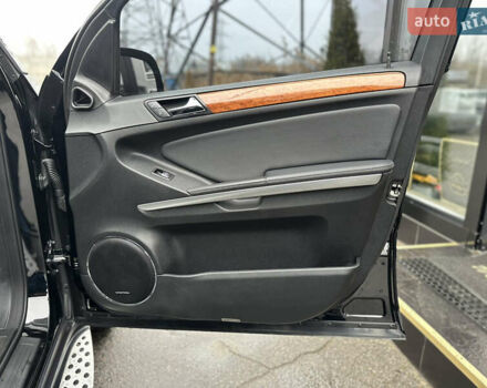 Черный Мерседес ГЛ-класс, объемом двигателя 2.99 л и пробегом 219 тыс. км за 15800 $, фото 24 на Automoto.ua