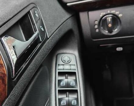 Чорний Мерседес ГЛ-Клас, об'ємом двигуна 4.66 л та пробігом 318 тис. км за 8900 $, фото 19 на Automoto.ua