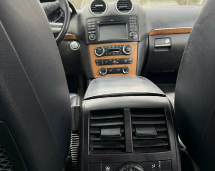 Чорний Мерседес ГЛ-Клас, об'ємом двигуна 4 л та пробігом 320 тис. км за 14999 $, фото 18 на Automoto.ua