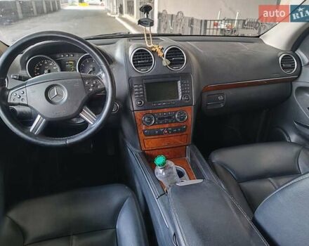 Черный Мерседес ГЛ-класс, объемом двигателя 4.66 л и пробегом 300 тыс. км за 11499 $, фото 13 на Automoto.ua