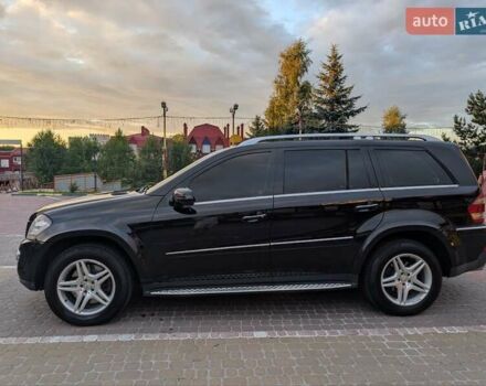 Черный Мерседес ГЛ-класс, объемом двигателя 5.46 л и пробегом 298 тыс. км за 15000 $, фото 8 на Automoto.ua