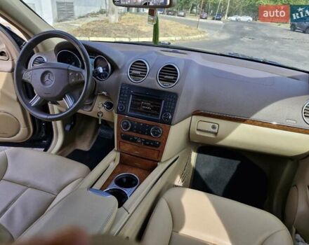 Мерседес ГЛ-класс 2008 в Николаеве на Automoto.ua Черный Мерседес ГЛ-класс, объемом двигателя 2.99 л и пробегом 360 тыс. км за 12999 $, фото 31 на Automoto.ua