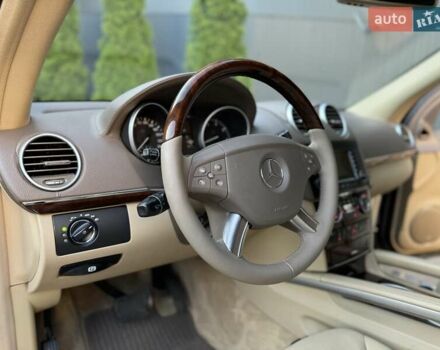 Черный Мерседес ГЛ-класс, объемом двигателя 5.46 л и пробегом 227 тыс. км за 10000 $, фото 35 на Automoto.ua