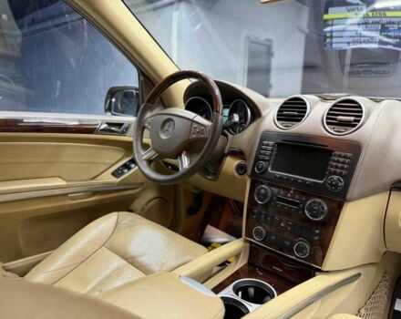 Черный Мерседес ГЛ-класс, объемом двигателя 4.7 л и пробегом 400 тыс. км за 10800 $, фото 6 на Automoto.ua