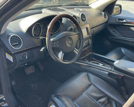 Черный Мерседес ГЛ-класс, объемом двигателя 5.46 л и пробегом 196 тыс. км за 12000 $, фото 9 на Automoto.ua