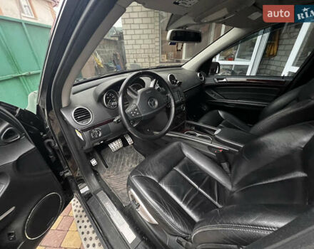Черный Мерседес ГЛ-класс, объемом двигателя 5.46 л и пробегом 255 тыс. км за 10999 $, фото 8 на Automoto.ua