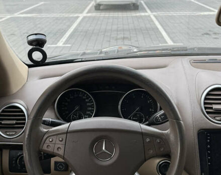 Чорний Мерседес ГЛ-Клас, об'ємом двигуна 5.46 л та пробігом 286 тис. км за 10600 $, фото 15 на Automoto.ua