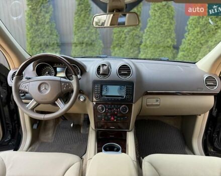 Черный Мерседес ГЛ-класс, объемом двигателя 5.46 л и пробегом 227 тыс. км за 10000 $, фото 36 на Automoto.ua