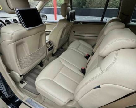 Черный Мерседес ГЛ-класс, объемом двигателя 0 л и пробегом 332 тыс. км за 12000 $, фото 2 на Automoto.ua