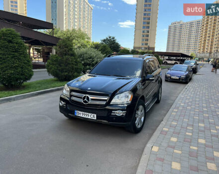 Черный Мерседес ГЛ-класс, объемом двигателя 4.7 л и пробегом 210 тыс. км за 9999 $, фото 1 на Automoto.ua